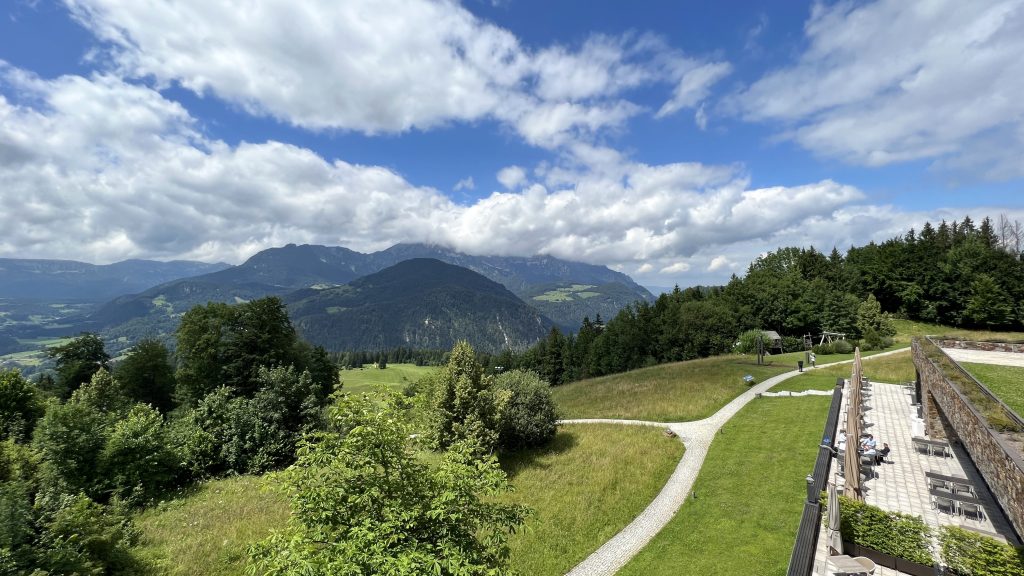 Kempinski Berchtesgaden Zimmer Ausblick 3