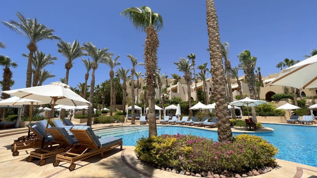 Four Seasons Sharm El Sheikh Gezira Pool mit kleinen Buchten