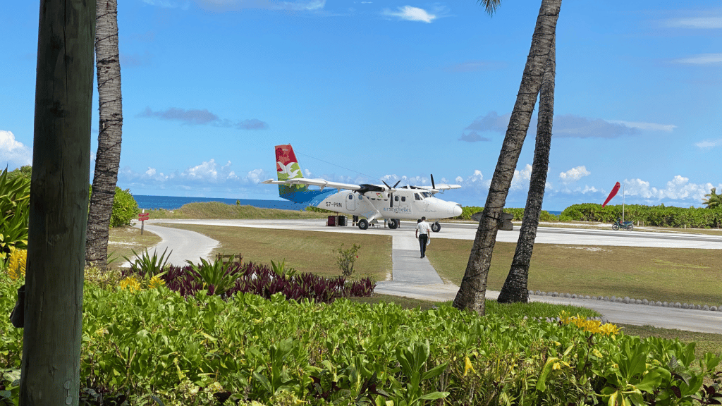 Four Seasons Resort Seychelles At Desroches Island Flugzeug 