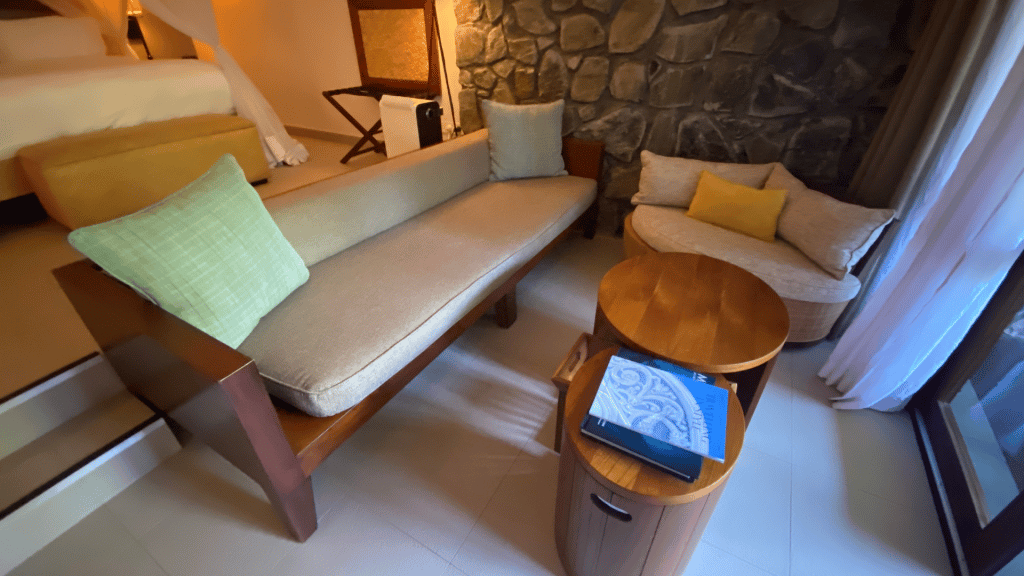 Kempinski Seychelles Wohnzimmer Sofa