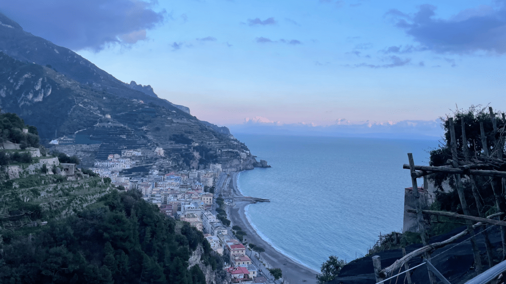 Amalfi Kueste Maiori Ausblick