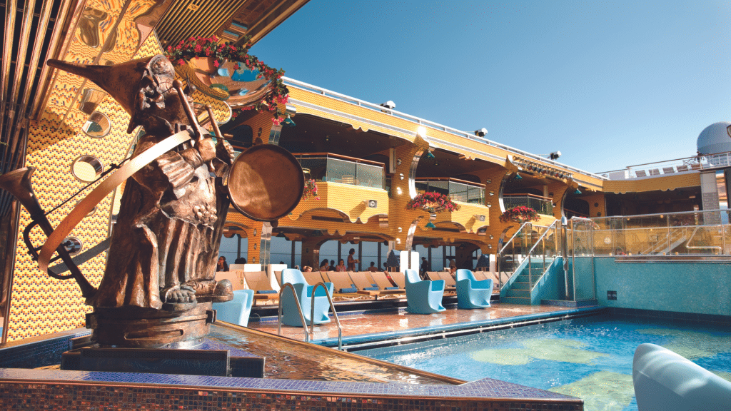 Pooldeck der Costa Pacifica