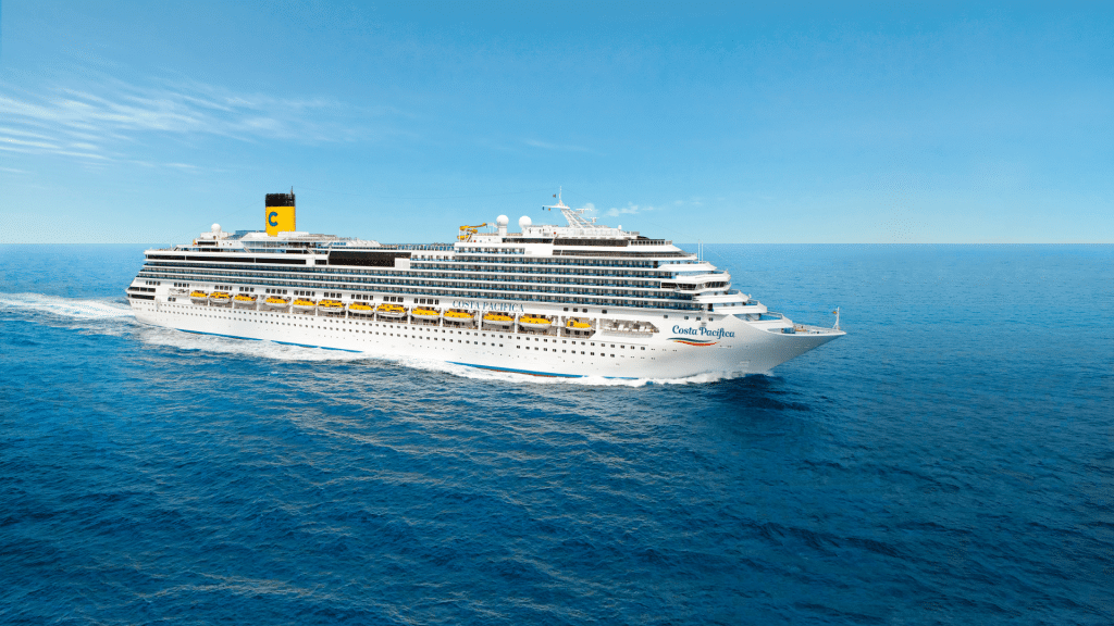 Costa Pacifica auf See