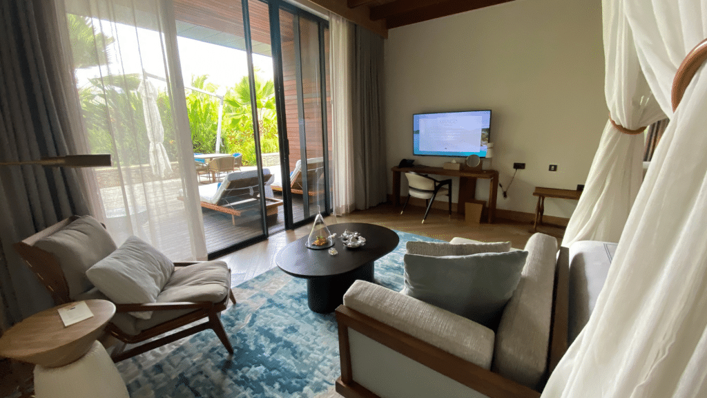 Mango House Seychelles Sitzecke Fernseher