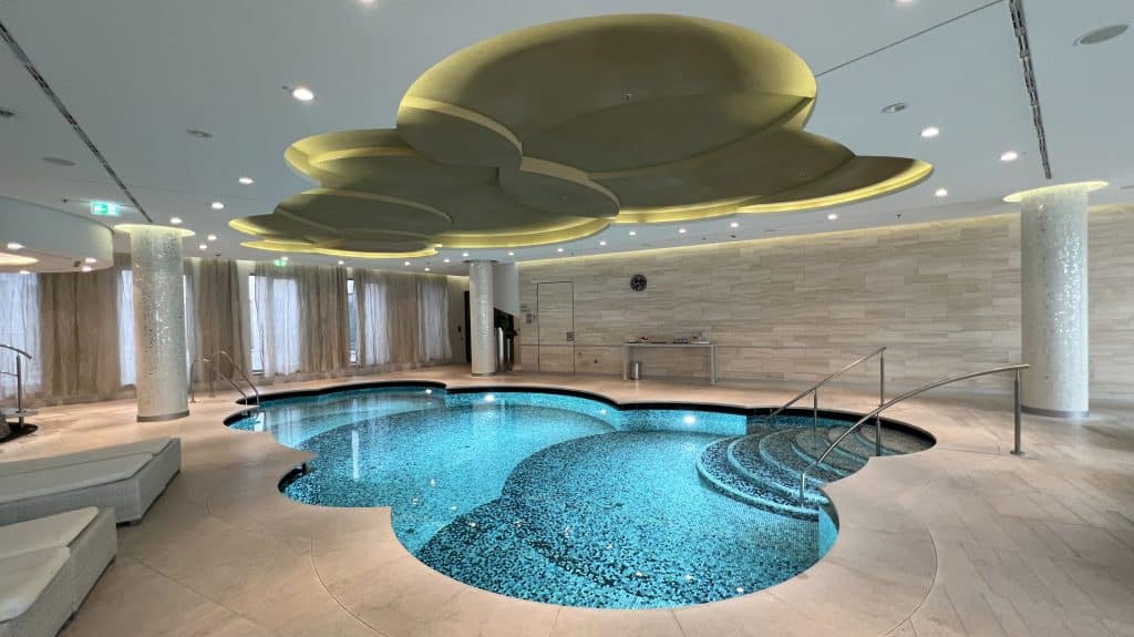 Waldorf Astoria Berlin Guerlain Spa Pool 4