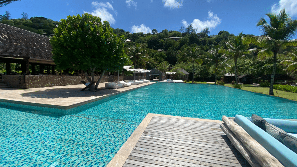Four Seasons Seychelles Pool 