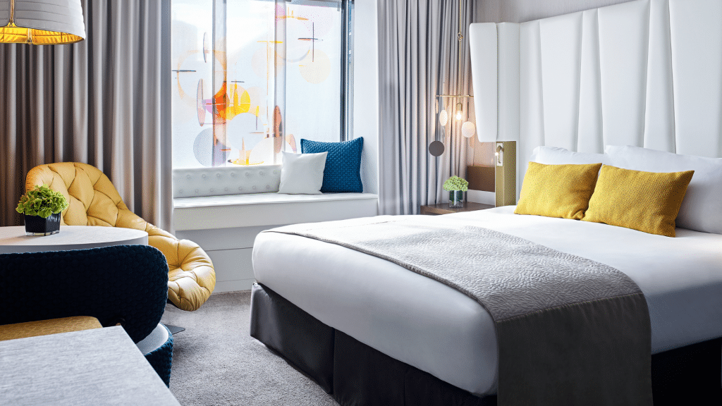 Sofitel Muenchen Bayerpost Luxury Room Bett
