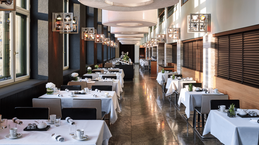 Sofitel Muenchen Bayerpost Restaurant Schwarz Weiz