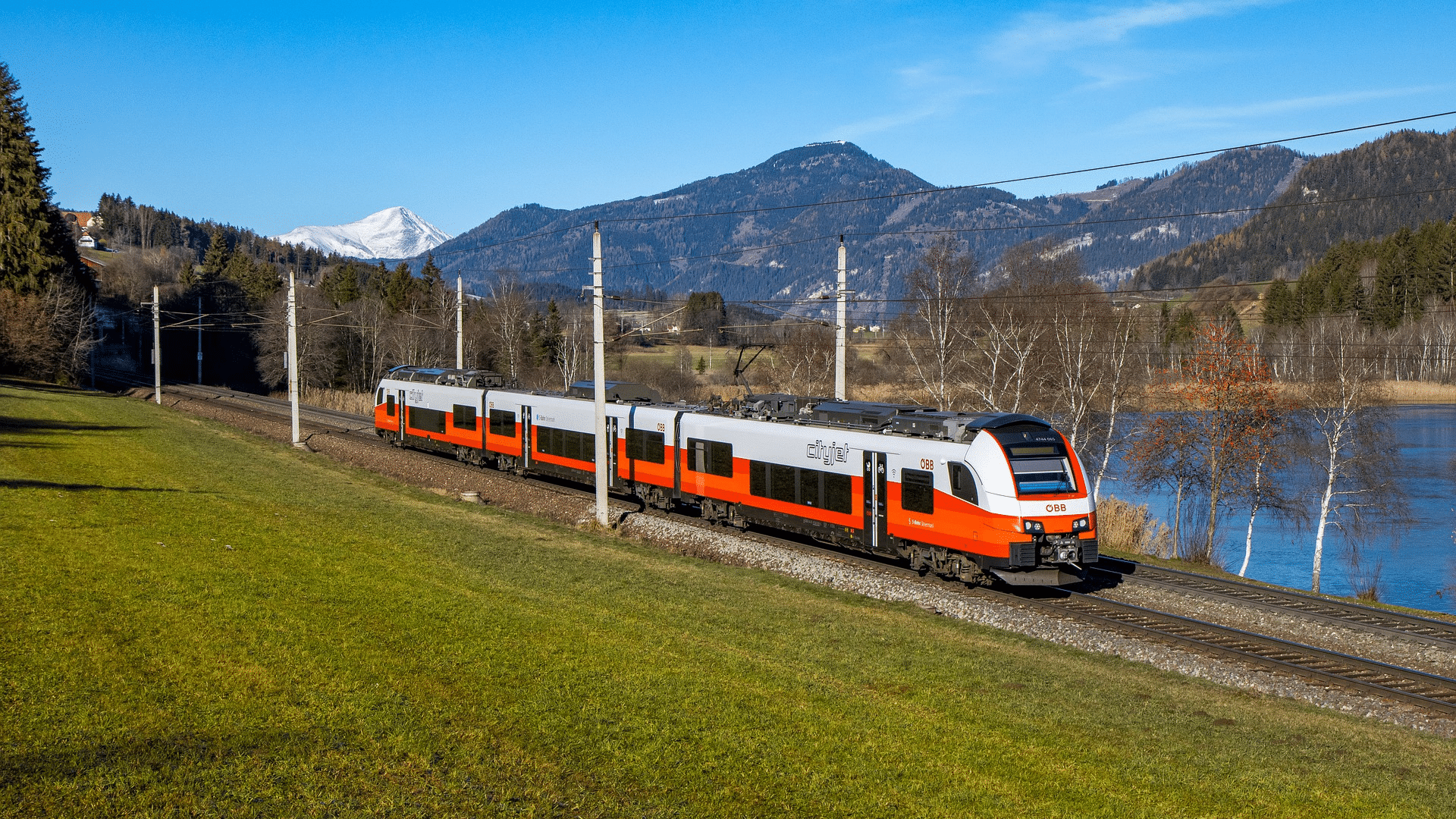 OEBB Zug Oesterreich Schiene