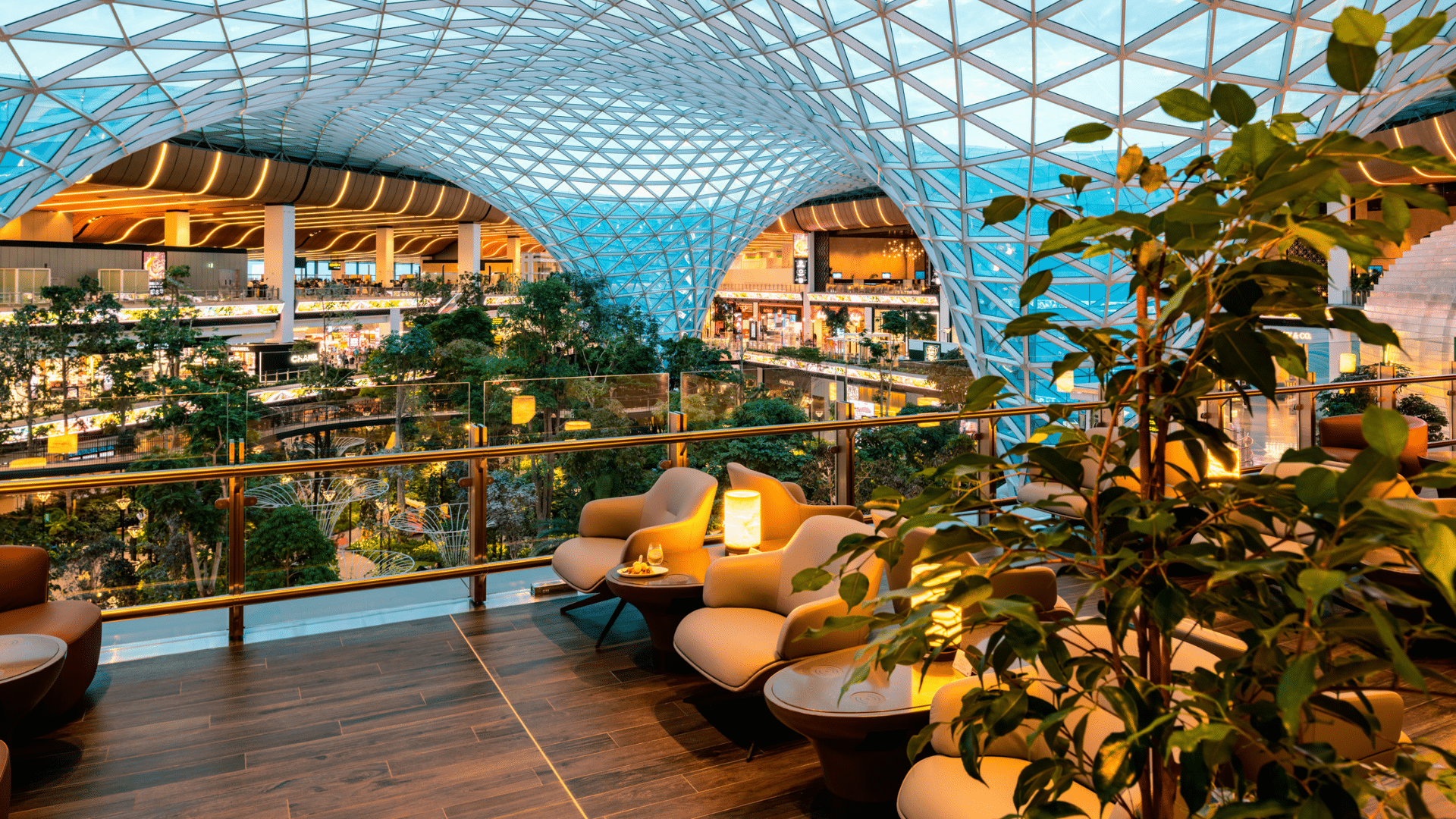 Qatar Airways Al Mourjan Business Lounge – The Garden