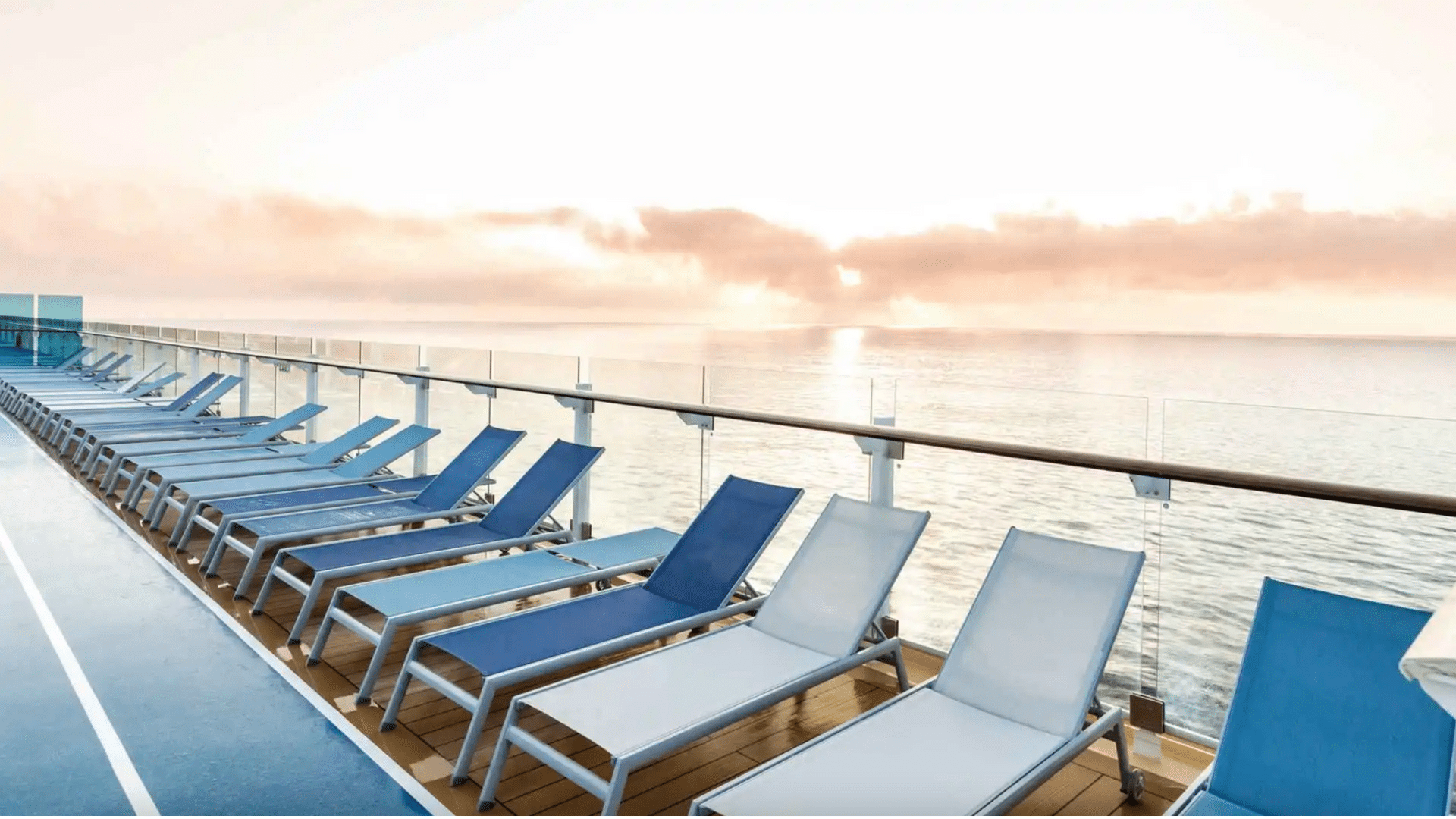 Sonnendeck auf Deck Brise der Mein Schiff 3