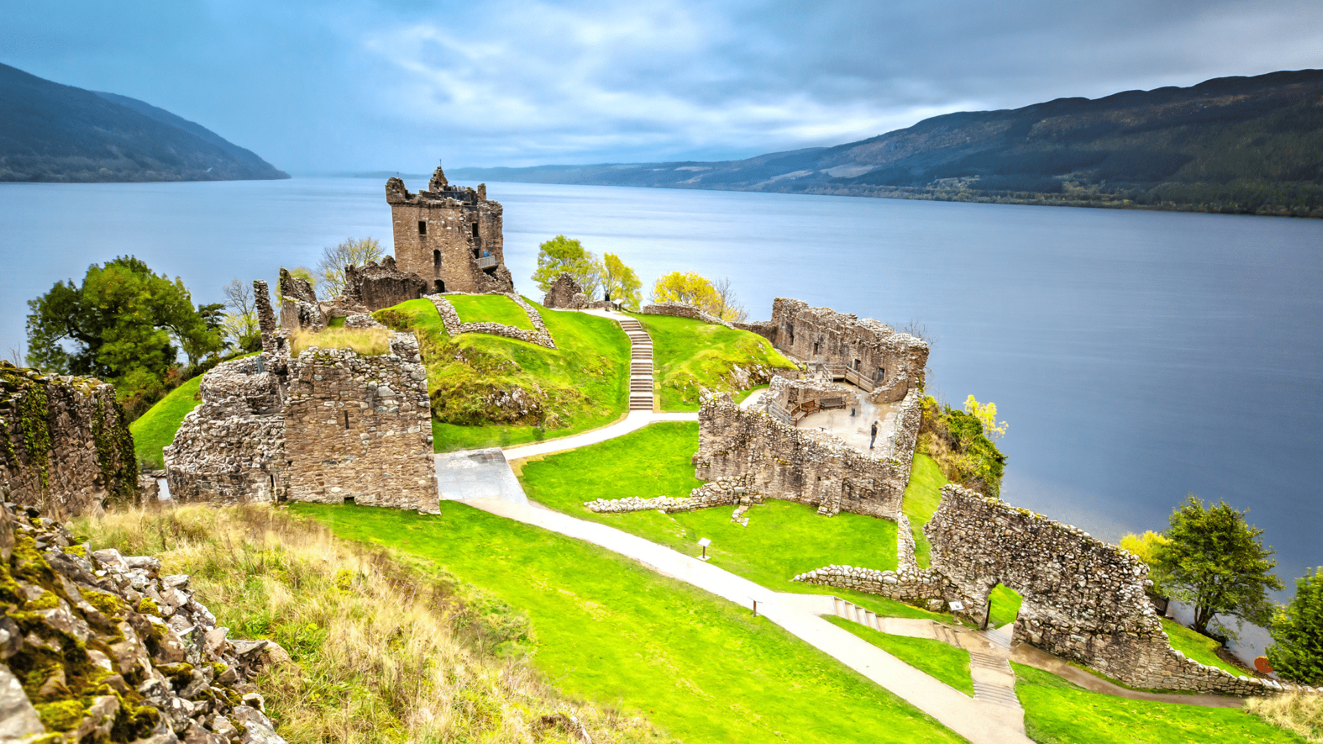 Loch Ness in Schottland