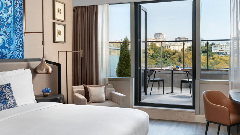 Ritz Carlton Istanbul Marriott Partial Bosphorus View Zimmer