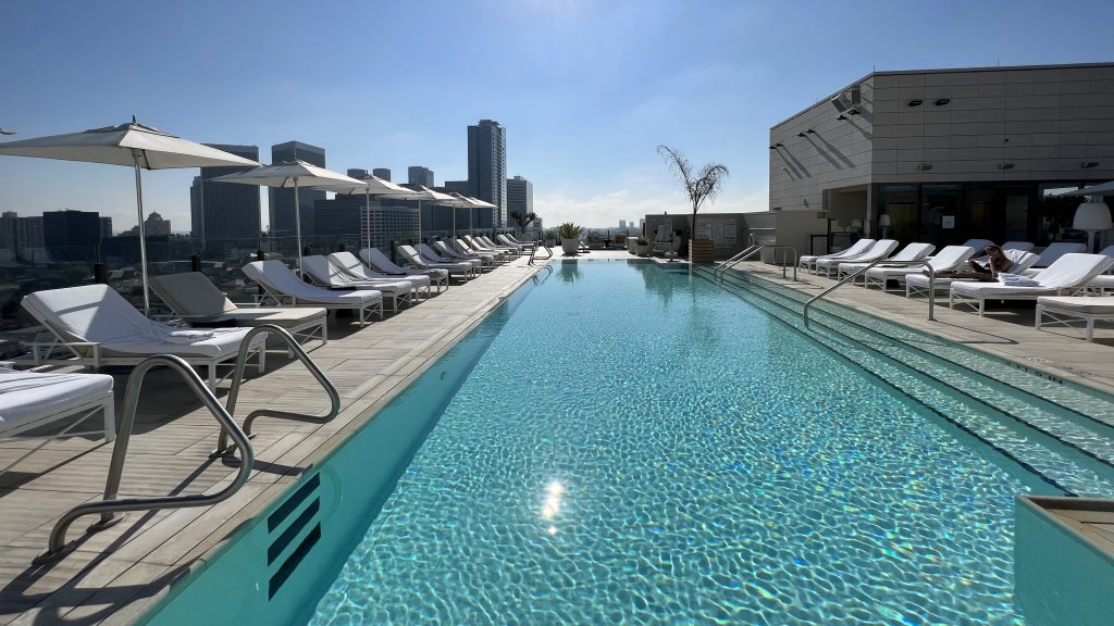 Waldorf Astoria Beverly Hills Rooftop Pool 3