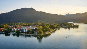 Althoff Seehotel Ueberfahrt Tegernsee Ansicht