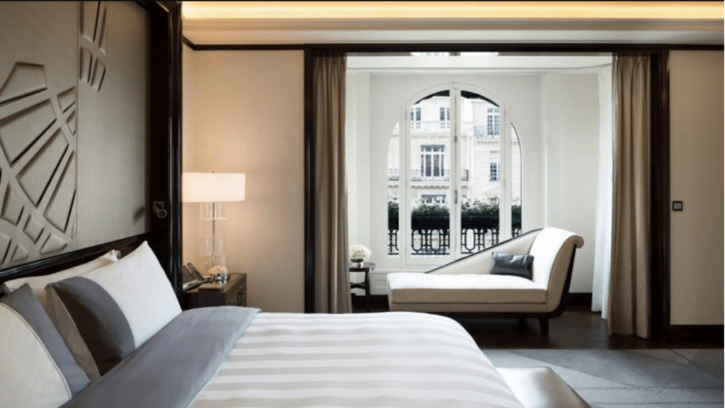 Peninsula Paris Grand Premier Suite Schlafzimmer
