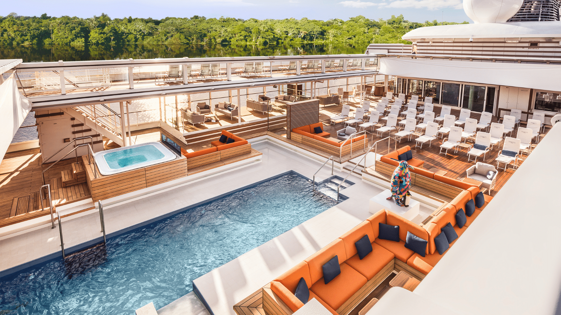 Hanseatic Spirit Pooldeck
