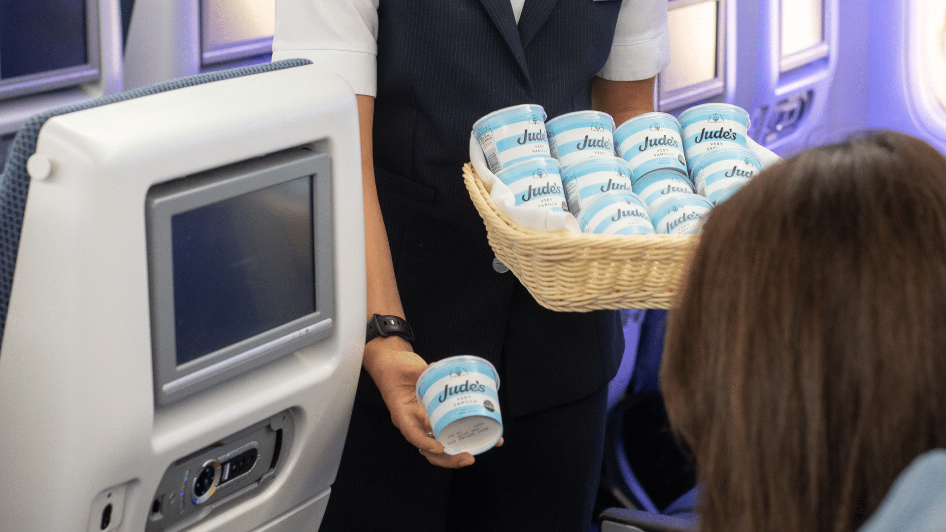 British Airways menawarkan minuman musim panas di pesawat
