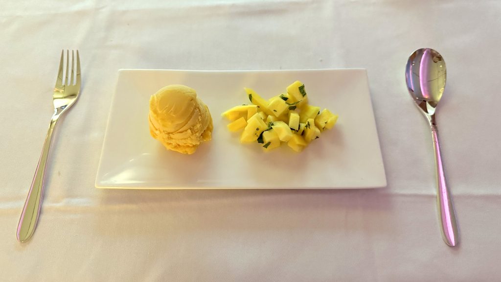 Swiss First Class Boeing 777 Abendessen Dessert