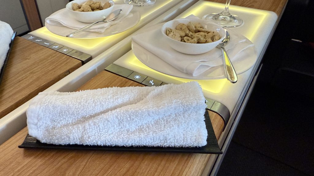 Swiss First Class Boeing 777 Kaltes Tuch