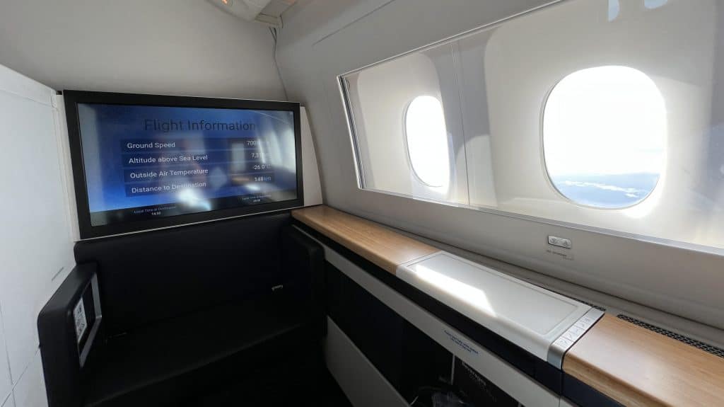 Swiss First Class Boeing 777 Suite 7