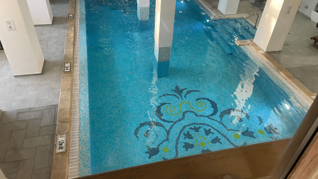 Westin Dragonara Resort Der Indoor Pool