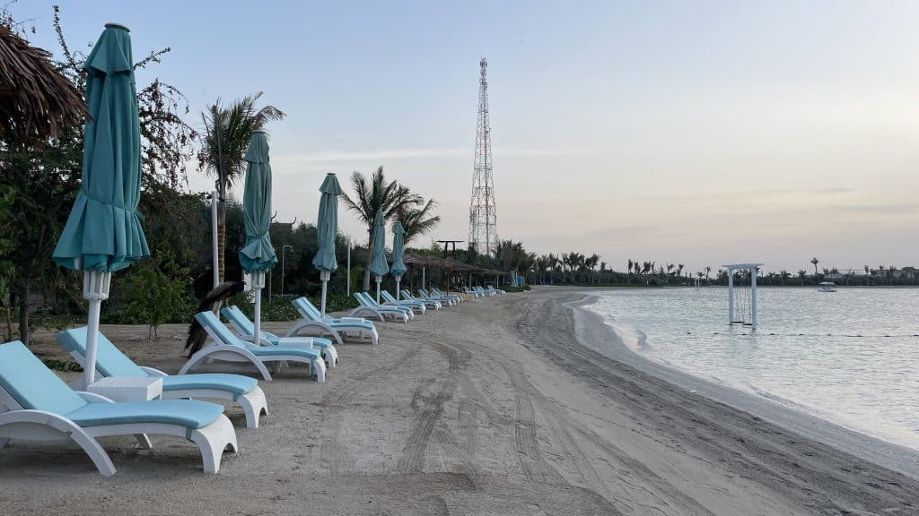 Anantara World Islands Dubai Resort Strand Liegen