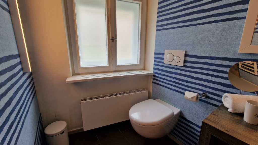 Hotel Stein Salzburg Standard View Zimmer Toilette