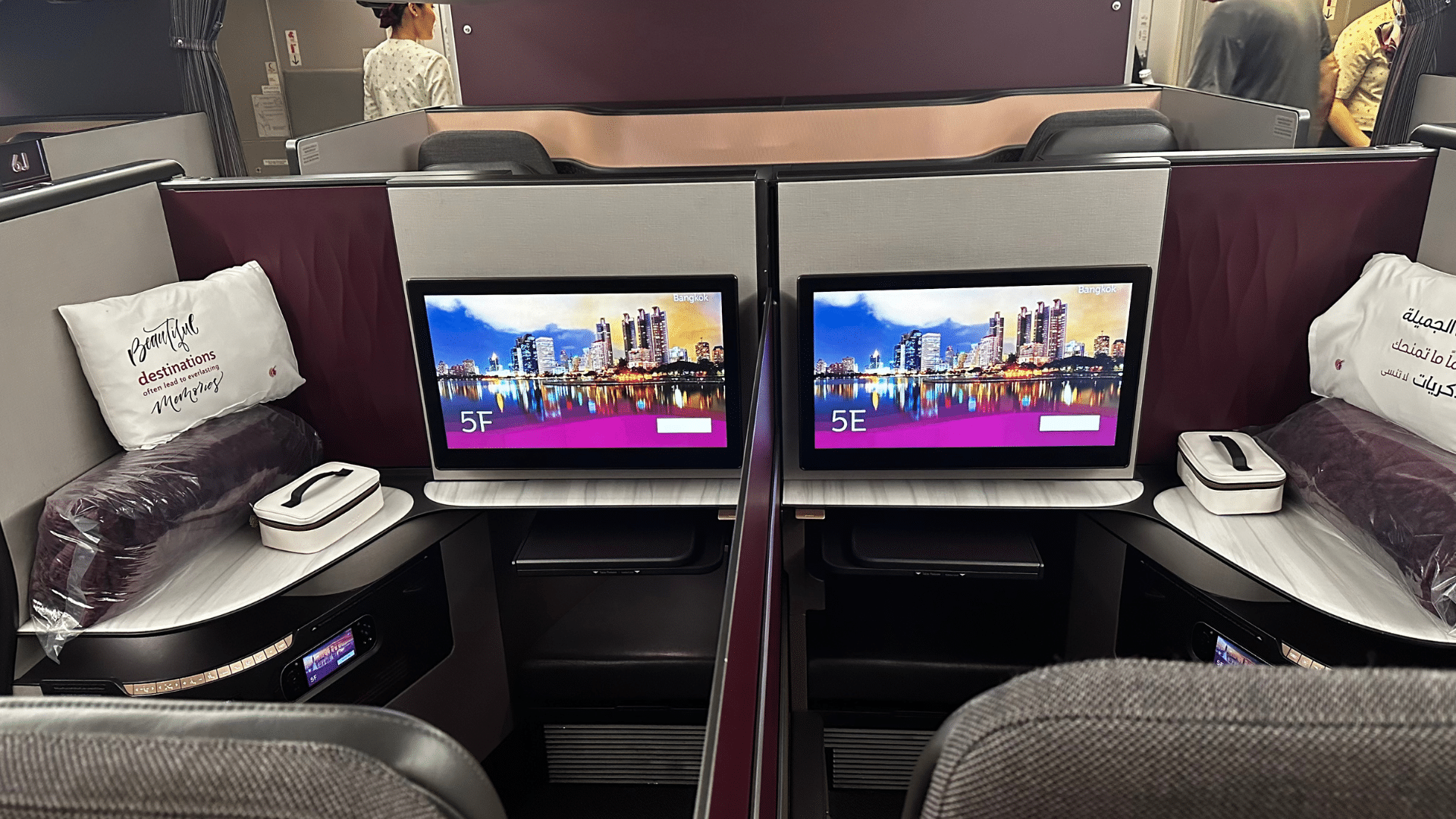 Qatar Airways Business Class Q-Suite Mittelsitz Amex Membership Turbo