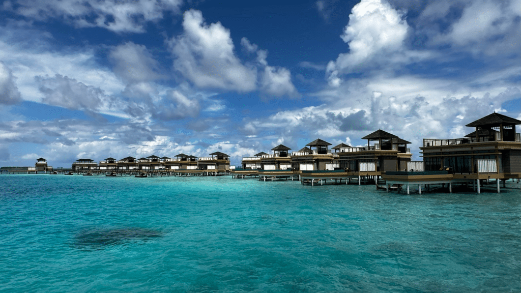 Angsana Velavaru Malediven Wasservilla