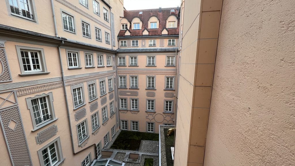 Bayerischer Hof Muenchen Zimmer Ausblick