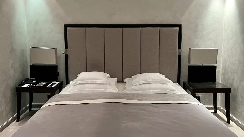 Bayerischer Hof Muenchen Zimmer Bett