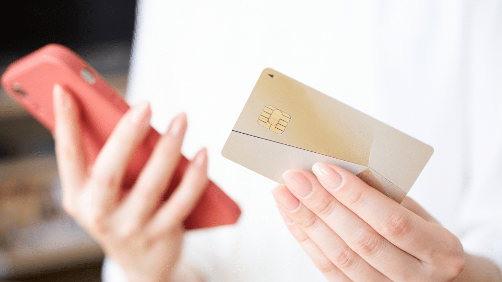Kreditkarten mit Sofortzusage können direkt nach der Genehmigung zum Bezahlen genutzt werden