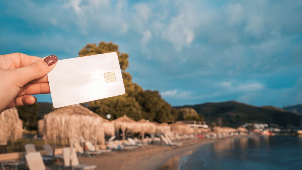 Auch Kreditkarten bieten Reiseversicherungen 
