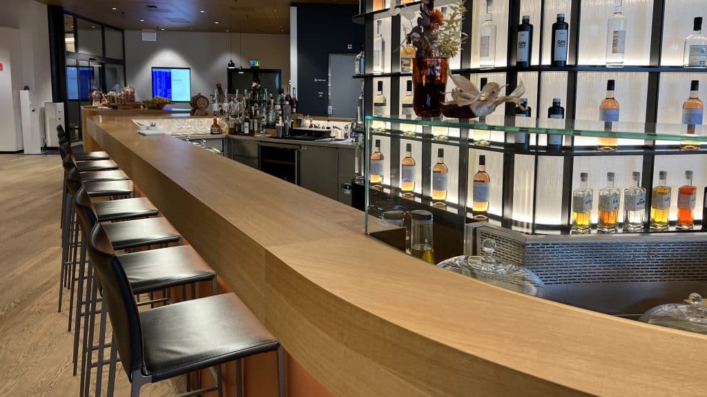 Swiss First Class Lounge Zuerich Bar