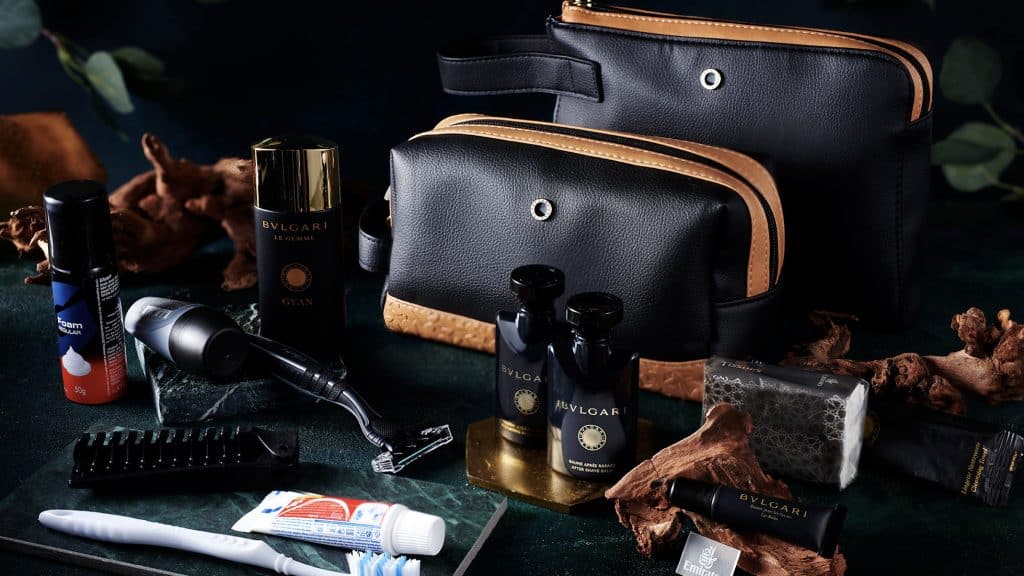 Emirates First Class Amenity Kits 2023 – Hellbraun und Schwarz
