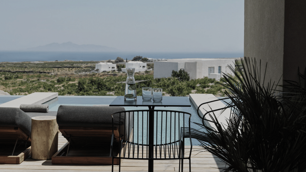 Magma Resort Santorini Zimmer Meerblick Pool Terrasse
