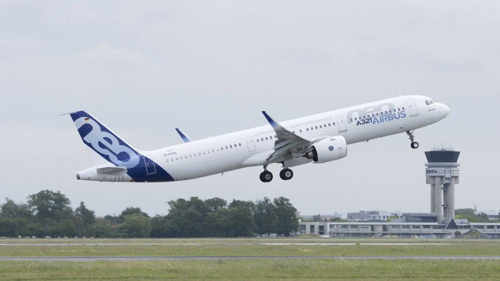 Airbus A321neo 1600x900