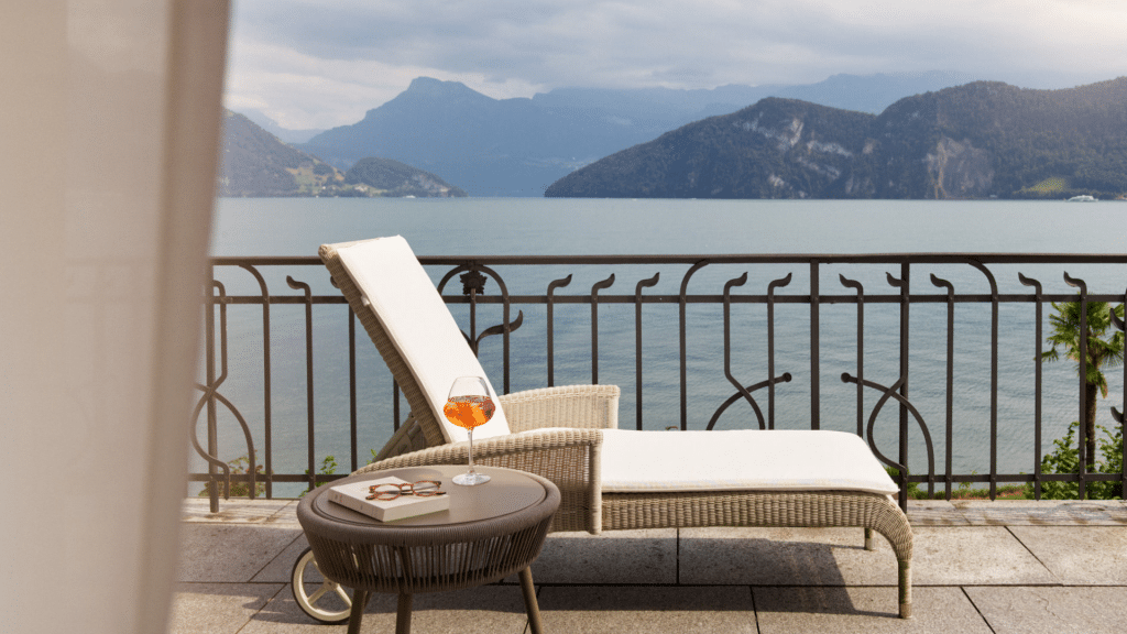 Chenot Palace Weggis Liegen am See