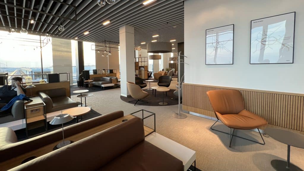 Lufthansa Senator Lounge Berlin Sitzmoeglichkeiten 