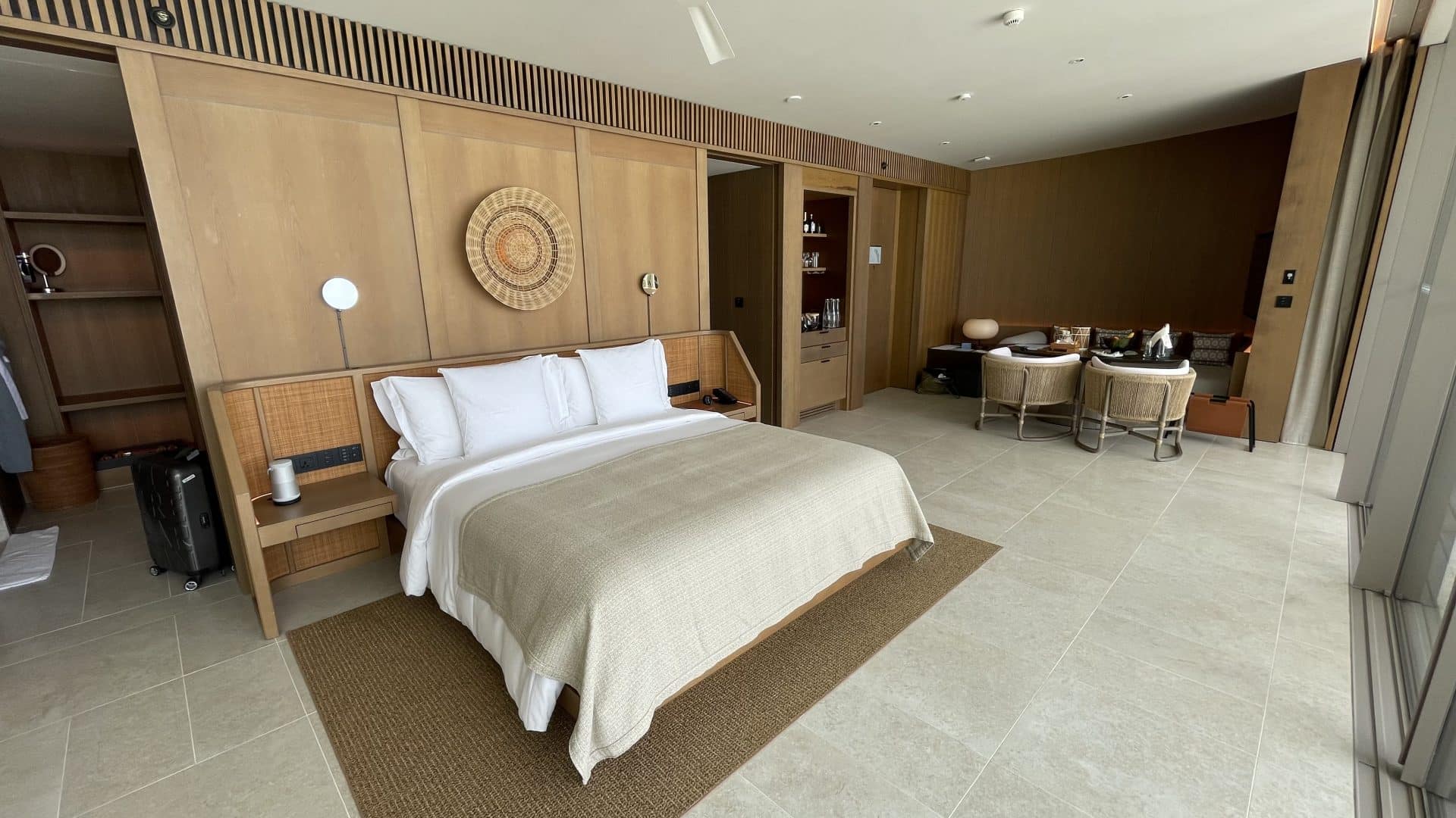 Schlafbereich einer Beach Villa im Ritz-Carlton Malediven