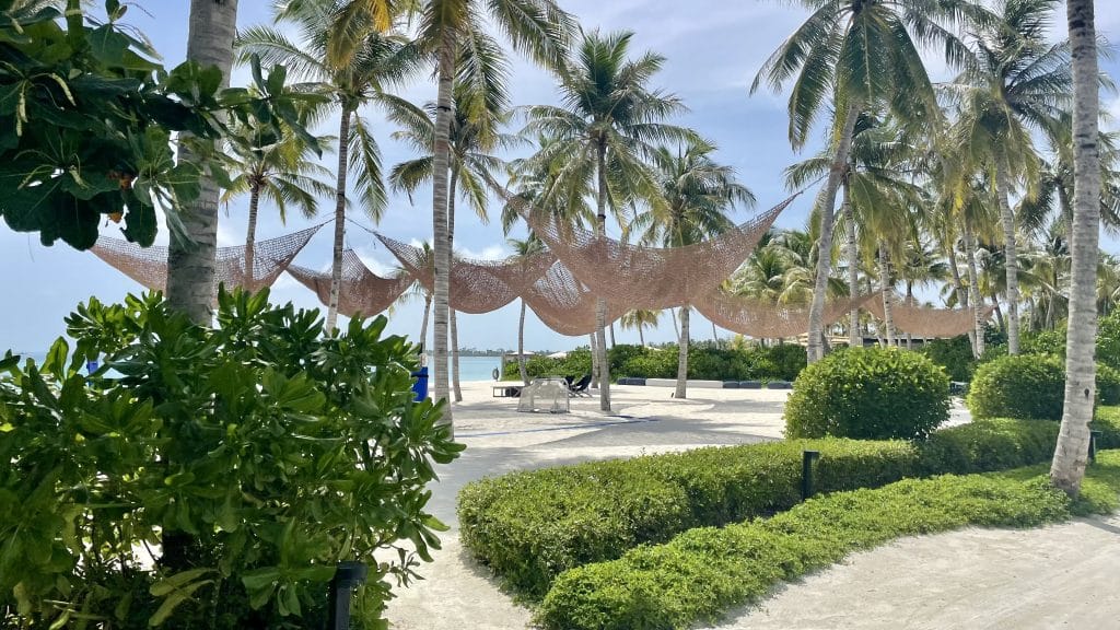 The Ritz Carlton Maledives, Fari Island Strand Ooeffentlich