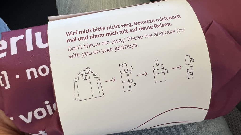 Eurowings Discover Business Class Amenity Kit Rueckseite