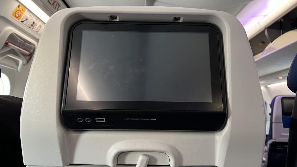 United Economy Class Boeing 737MAX Bildschirm 