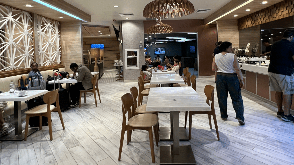 Plaza Premium Mera Vip Lounge Terminal 4 Cancun Essbereich