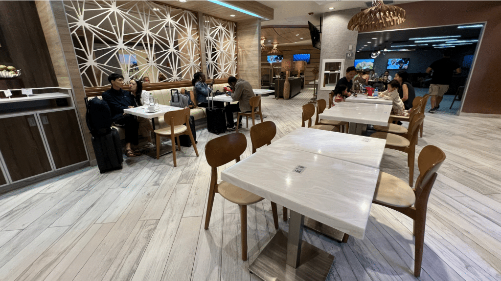 Plaza Premium Mera Vip Lounge Terminal 4 Cancun Speisebereich