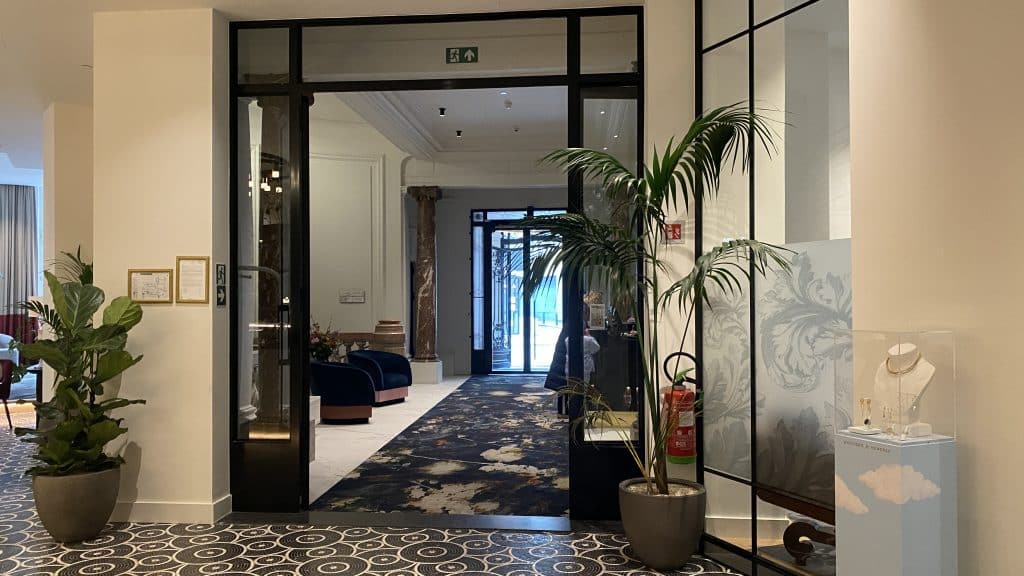 Sapphire House Antwerp Hotel Eingangsbereich