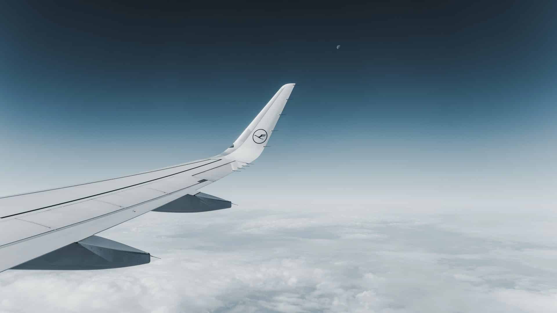 Lufthansa Flugzeug Flügel