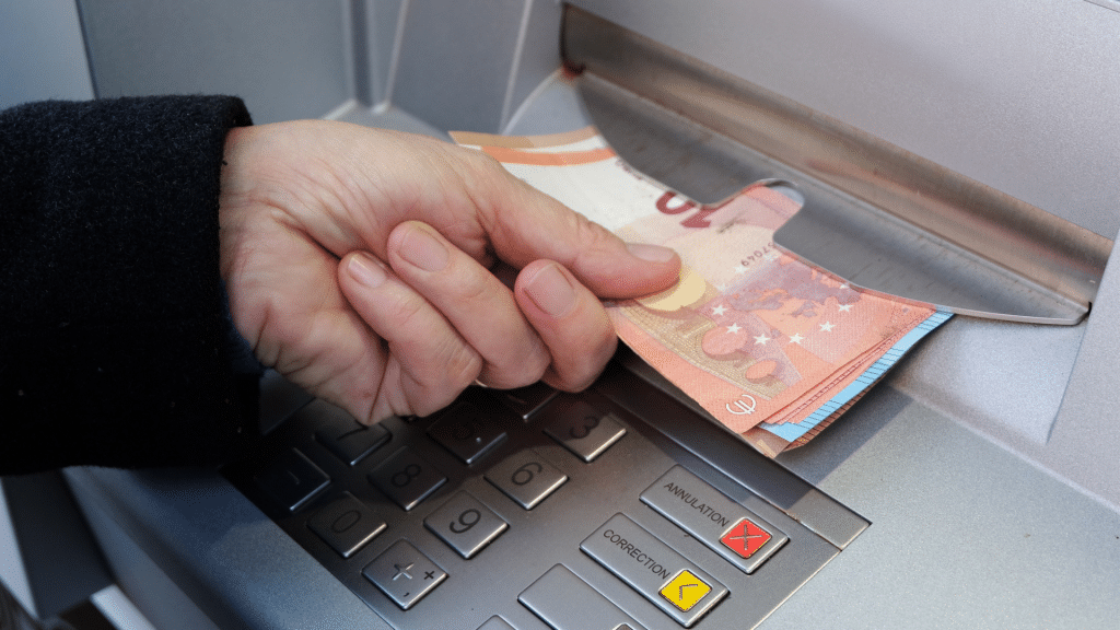 Bargeld Abheben Automat
