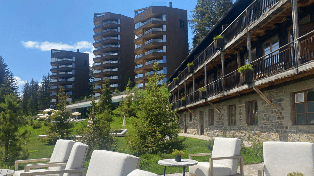 Forestis Dolomites Terasse Ausblick Auf Tower